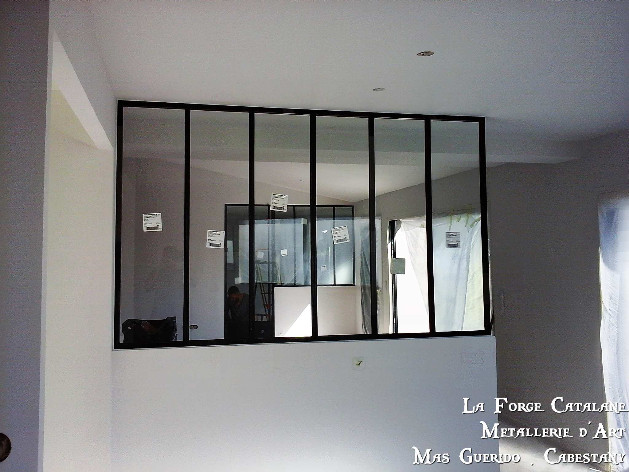 verriere fixe clair toute hauteur fer forge catalane cabestany (2).jpg